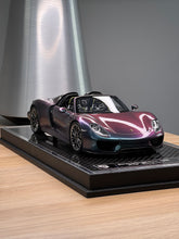Load image into Gallery viewer, Porsche 918 Spyder - Chameleon - 1:18