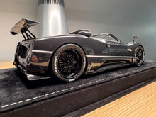 Load image into Gallery viewer, Pagani Zonda Cinque Roadster - Black / Carbon - 1:18