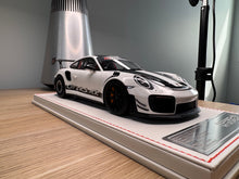 Load image into Gallery viewer, Porsche 911 GT2RSMR - White - 1:18