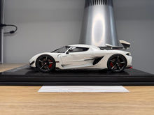 Load image into Gallery viewer, Koenigsegg Jesko - Crystal White - 1:18