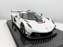 Load image into Gallery viewer, Koenigsegg Jesko PMC Special Project - Crystal White - 1:18
