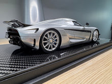 Load image into Gallery viewer, Koenigsegg Regera - Moon Silver with silver wheels - 1:18