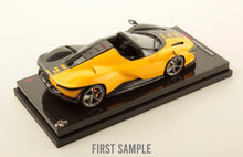 Load image into Gallery viewer, Ferrari Daytona SP3 - 599+1 Giallo Modena / Shiny Carbon - 1:18