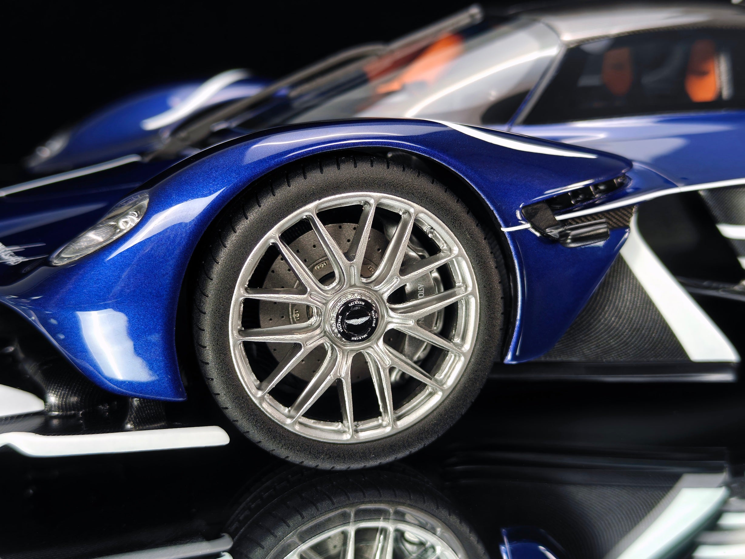 Aston Martin Valkyrie - Sabiro Blue - 1:18