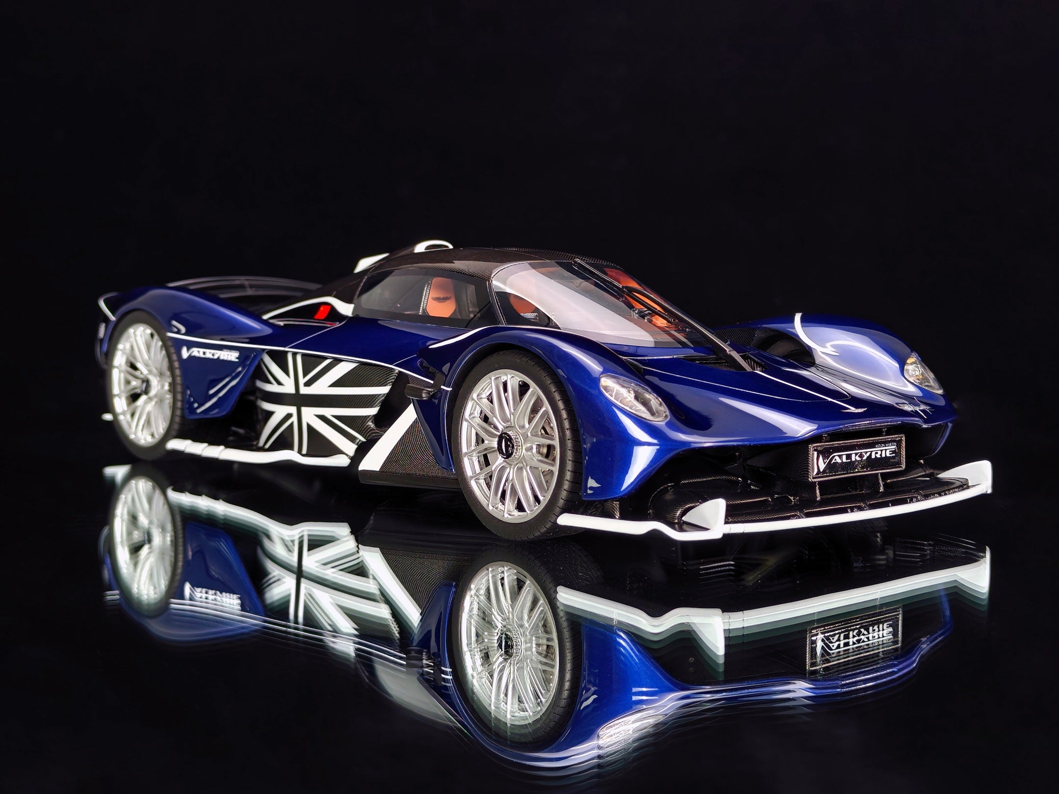 Aston Martin Valkyrie - Sabiro Blue - 1:18