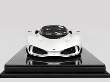 Load image into Gallery viewer, Nilu27 - White - 1:18