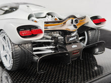 Load image into Gallery viewer, Nilu27 - White - 1:18