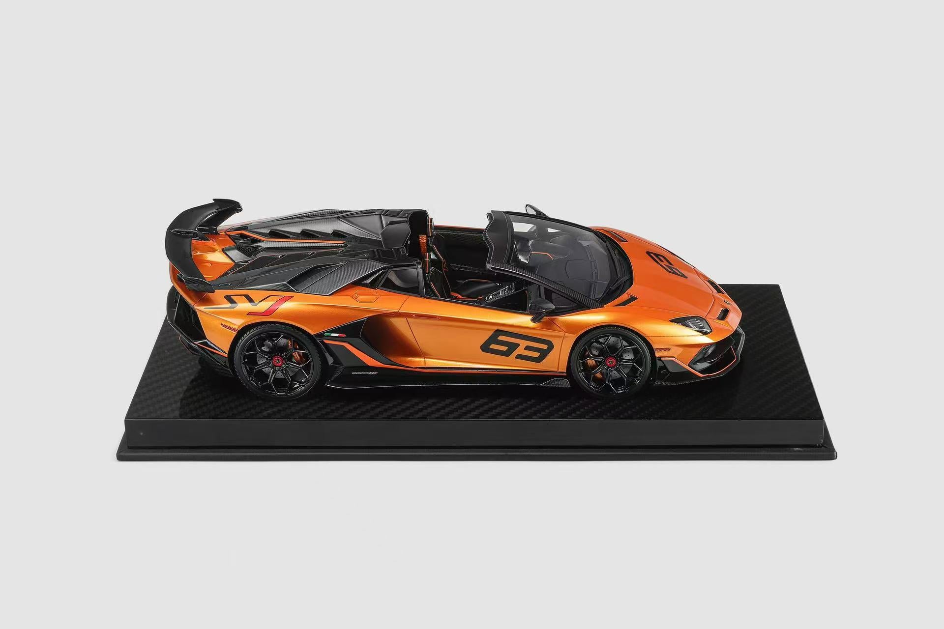 Lamborghini Aventador SVJ Roadster 63 - pearl orange - 1:18