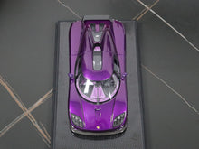 Load image into Gallery viewer, Koenigsegg CCX - Purple Carbon - 1:18