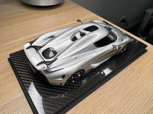 Load image into Gallery viewer, Koenigsegg Regera - Moon Silver with carbon wheels - 1:18