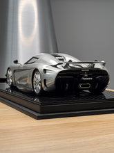 Load image into Gallery viewer, Koenigsegg Regera - Moon Silver with silver wheels - 1:18