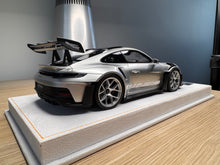 Load image into Gallery viewer, Porsche 911 992 GT3RS - GT Silver - 1:18