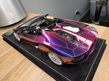 Load image into Gallery viewer, Lamborghini Aventador LP700-4 Roadster - Chameleon Purple - 1:18