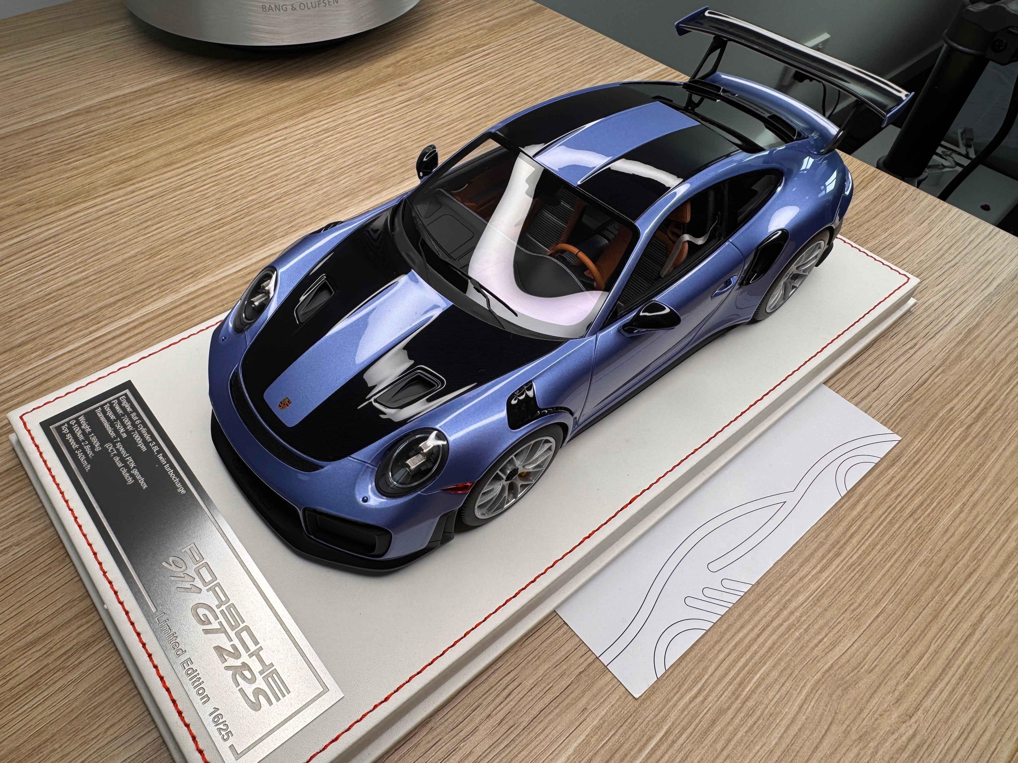Porsche 911 GT2RS - PTS Gemini Metallic on white leather base - 1:18
