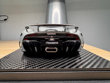 Load image into Gallery viewer, Koenigsegg Regera - Moon Silver with carbon wheels - 1:18