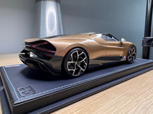 Load image into Gallery viewer, Bugatti Mistral - Dore gold - 1:18