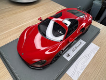 Load image into Gallery viewer, Alfa Romeo 33 Stradale - Rosso Alfa - 1:18