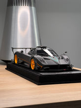 Load image into Gallery viewer, Pagani Zonda R - Matte Black Carbon - 1:18