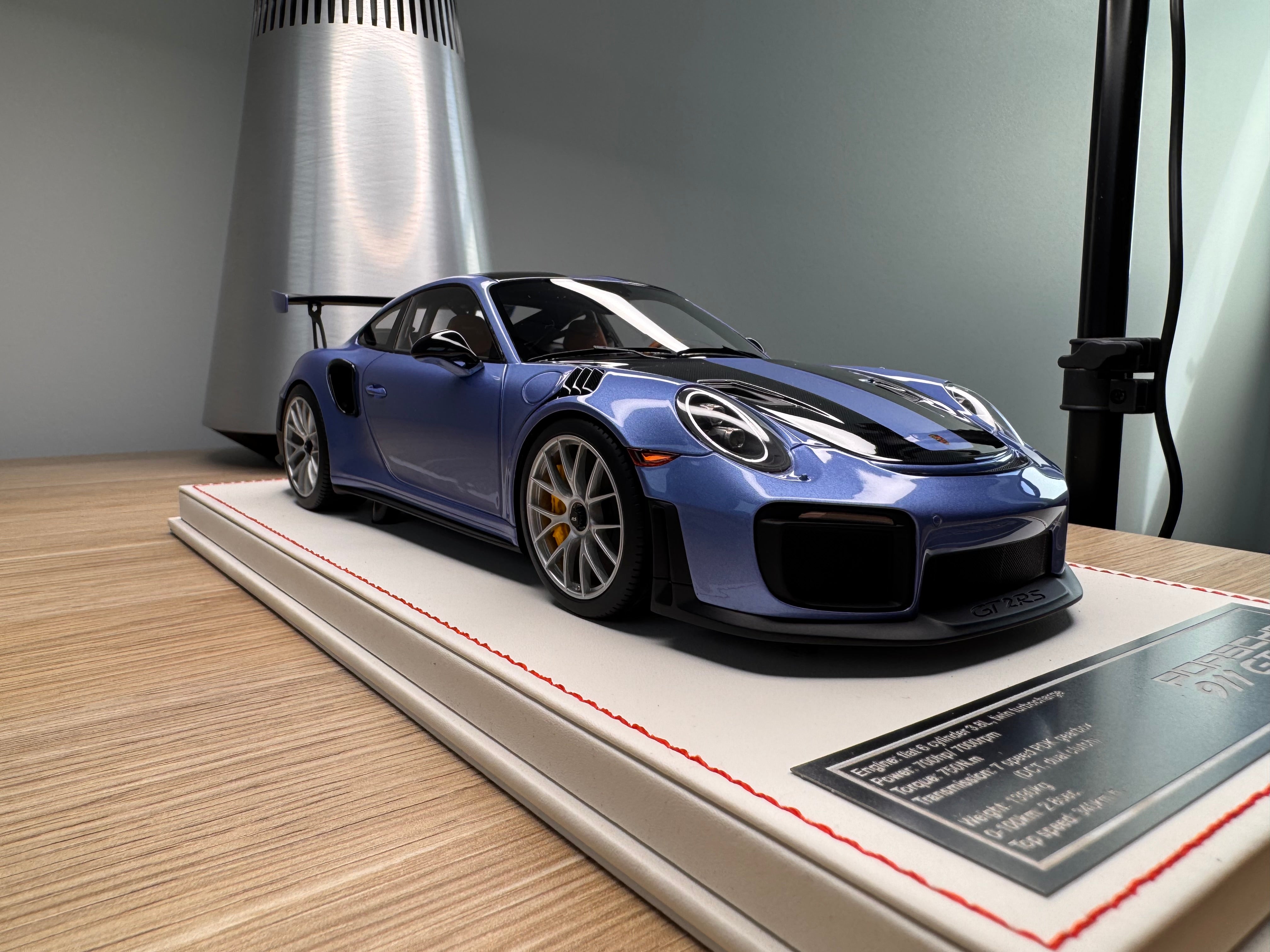 Porsche 911 GT2RS - PTS Gemini Metallic on white leather base - 1:18