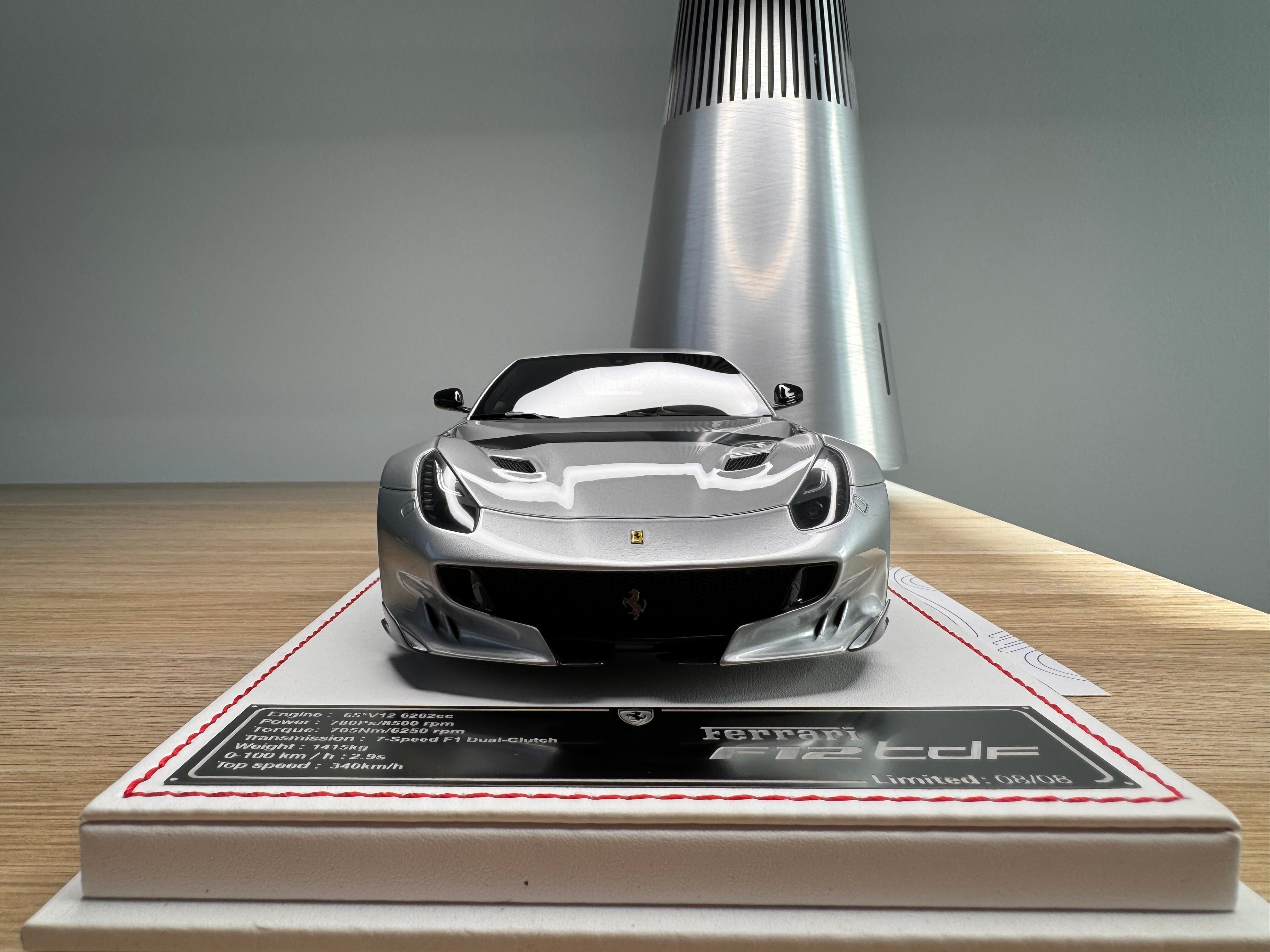 Ferrari F12tdf - Grigio Silverstone - 1:18