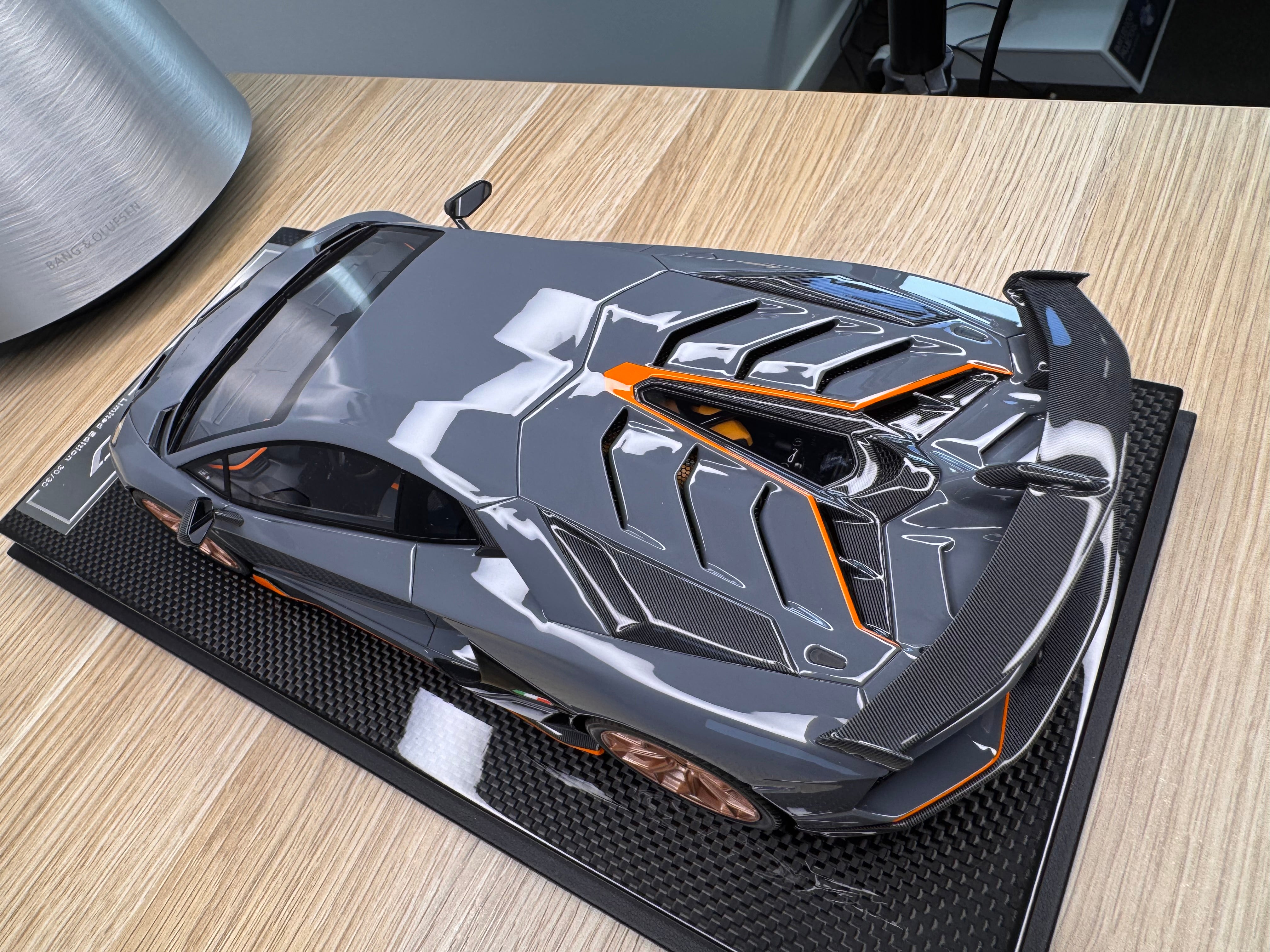 Lamborghini Aventador SVJ - Grigio Telesto - 1:18