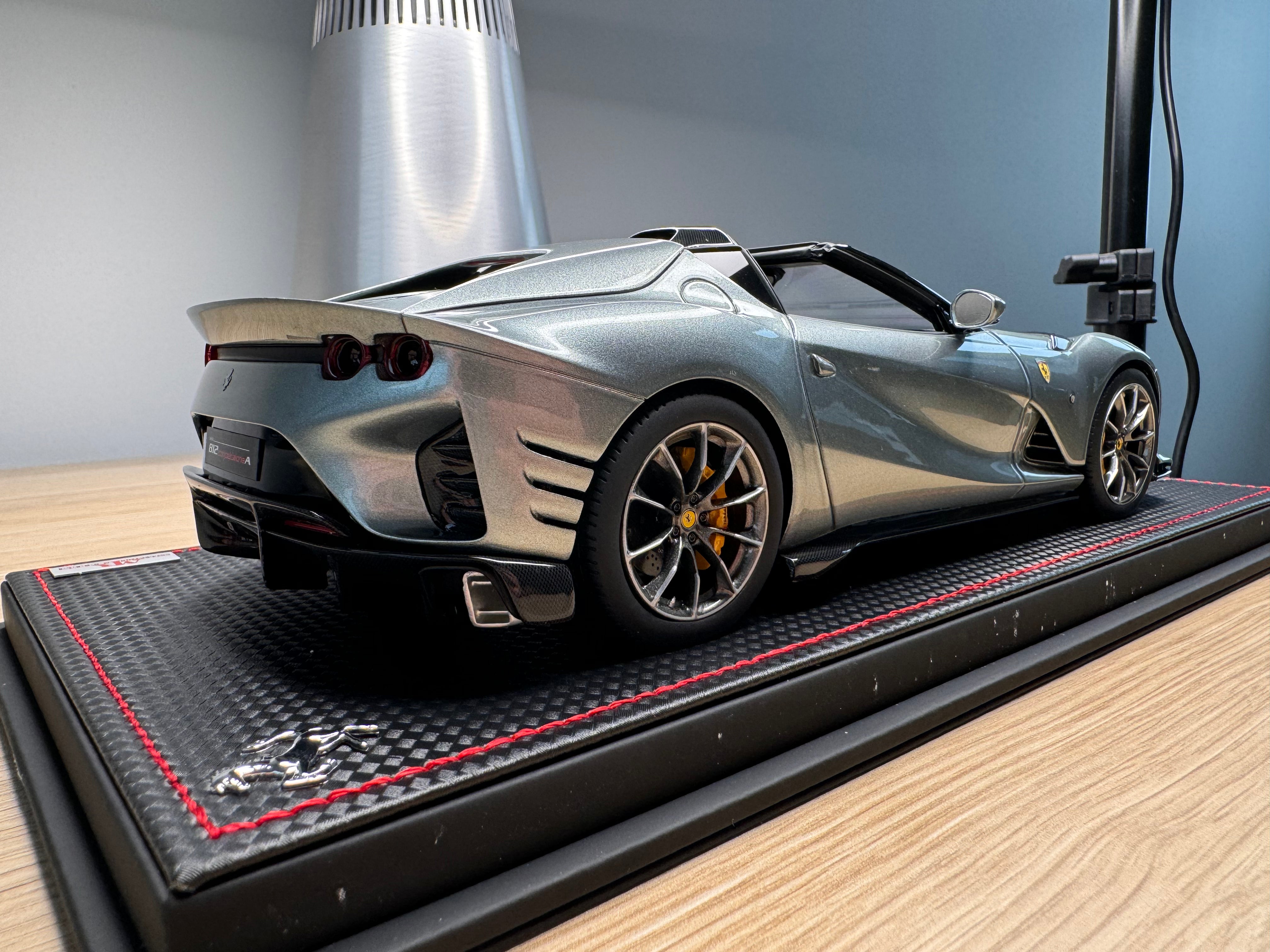 Ferrari 812 Competizione A - Grigio Coburn - 1:18