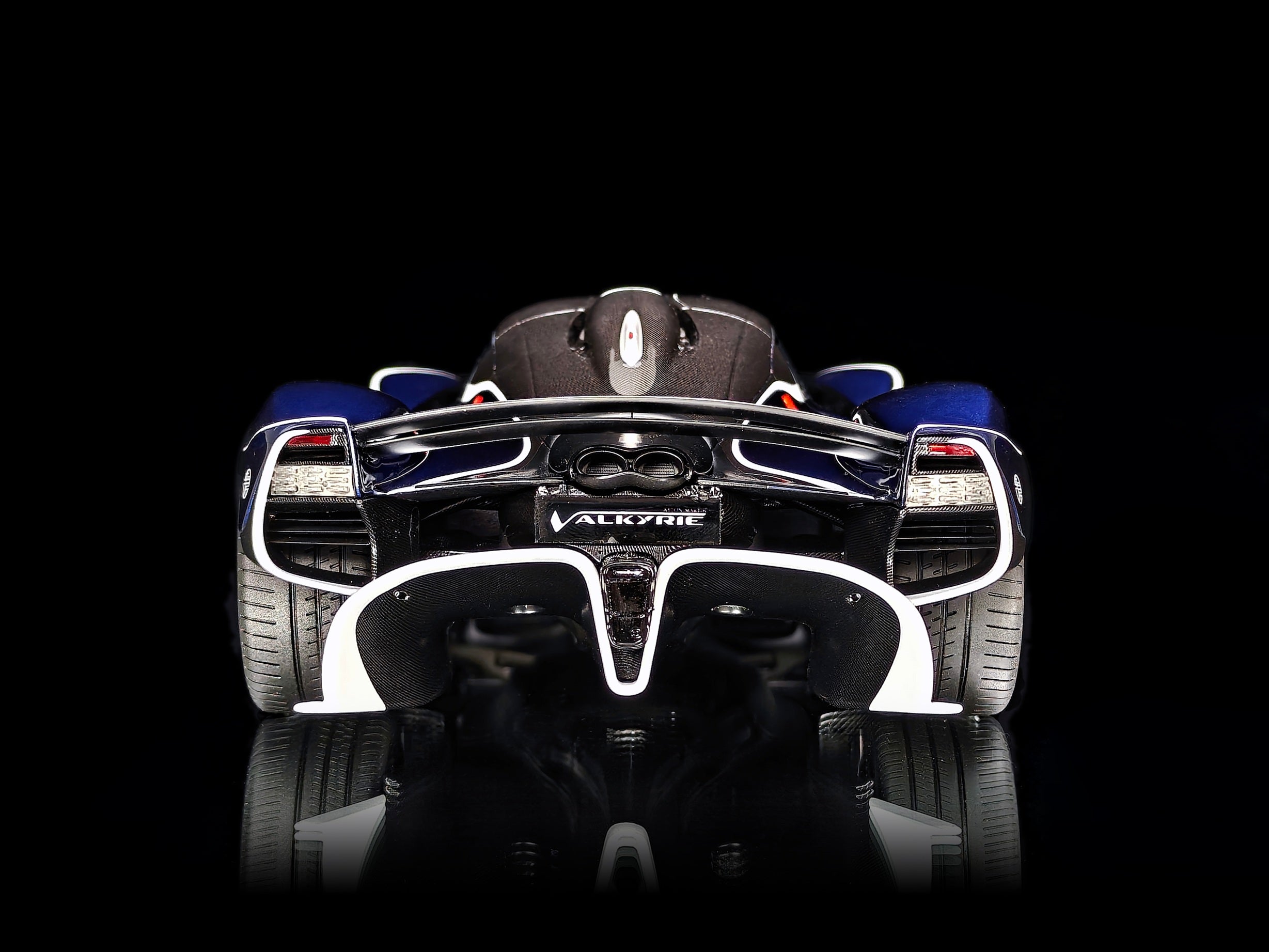 Aston Martin Valkyrie - Sabiro Blue - 1:18