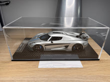 Load image into Gallery viewer, Koenigsegg Regera - Moon Silver with carbon wheels - 1:18