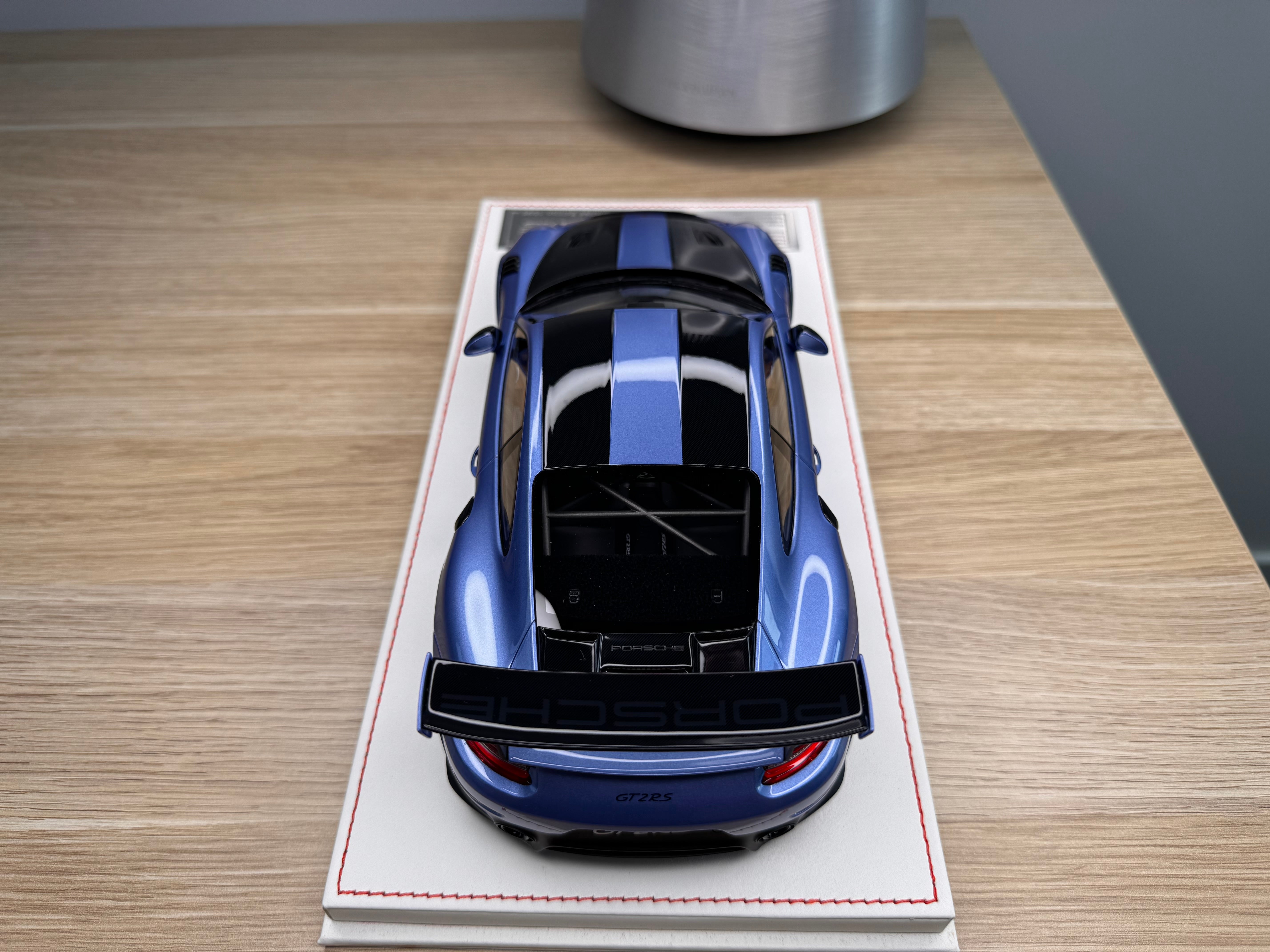 Porsche 911 GT2RS - PTS Gemini Metallic on white leather base - 1:18