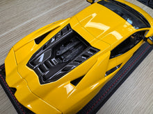Load image into Gallery viewer, Lamborghini Revuelto - Giallo - 1:18