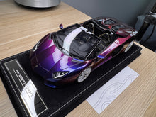 Load image into Gallery viewer, Lamborghini Aventador LP700-4 Roadster - Chameleon Purple - 1:18