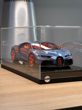 Load image into Gallery viewer, Bugatti Chiron Super Sport - Zebra Paint - 1:18