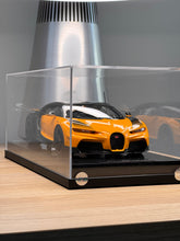 Load image into Gallery viewer, Bugatti Chiron Super Sport - Nocturne / Yellow - 1:18