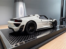 Load image into Gallery viewer, Porsche 918 Spyder - Luminous Green number 57 - 1:18