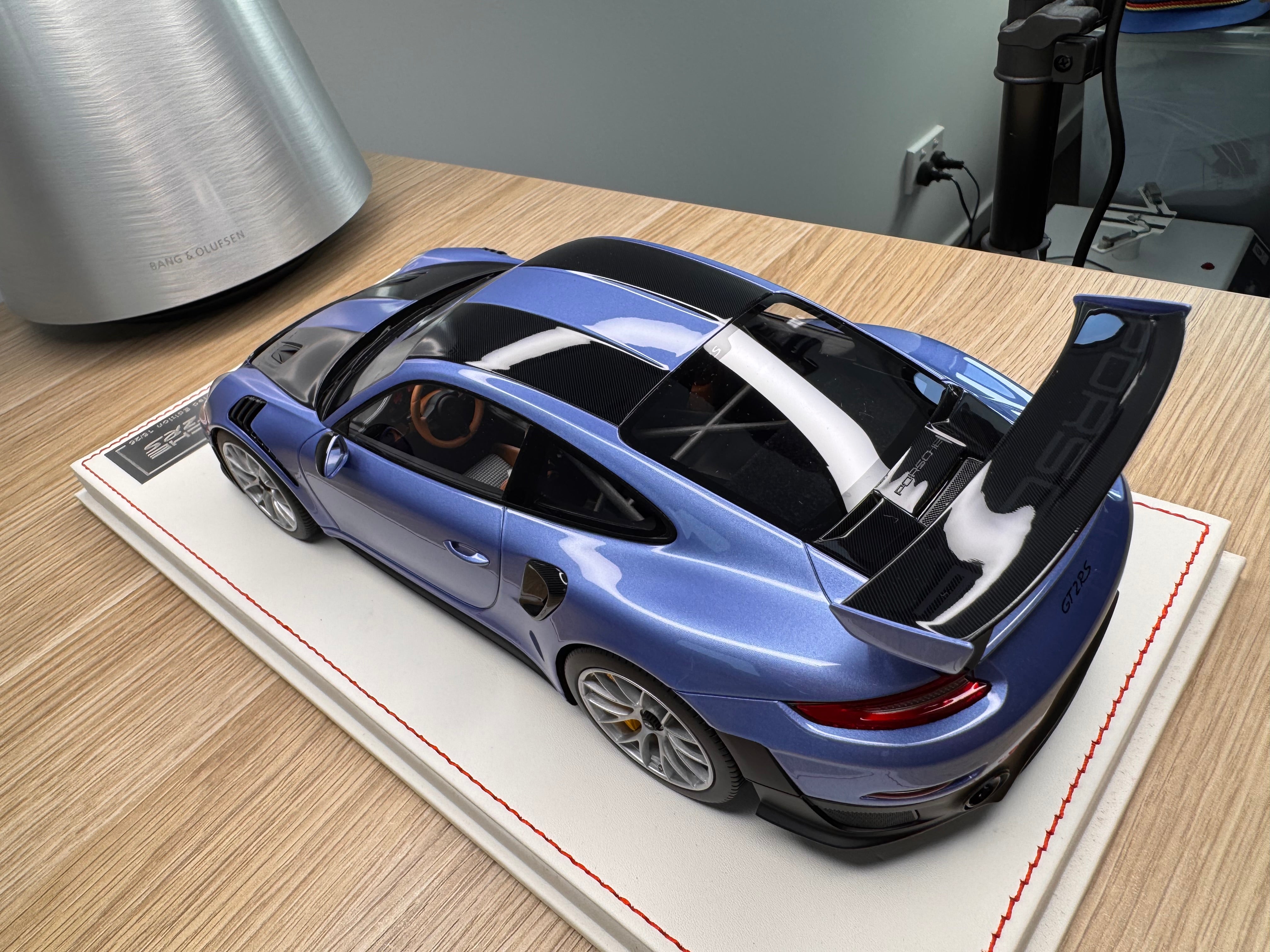 Porsche 911 GT2RS - PTS Gemini Metallic on white leather base - 1:18