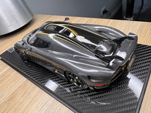Load image into Gallery viewer, Koenigsegg Regera - Carbon Gold - 1:18