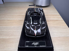 Load image into Gallery viewer, Pagani Zonda Cinque Roadster - Black / Carbon - 1:18