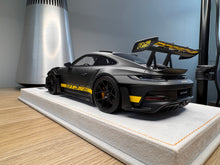 Load image into Gallery viewer, Porsche 911 992 GT3RS - Matte Black - 1:18