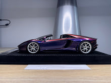 Load image into Gallery viewer, Lamborghini Aventador LP700-4 Roadster - Chameleon Purple - 1:18