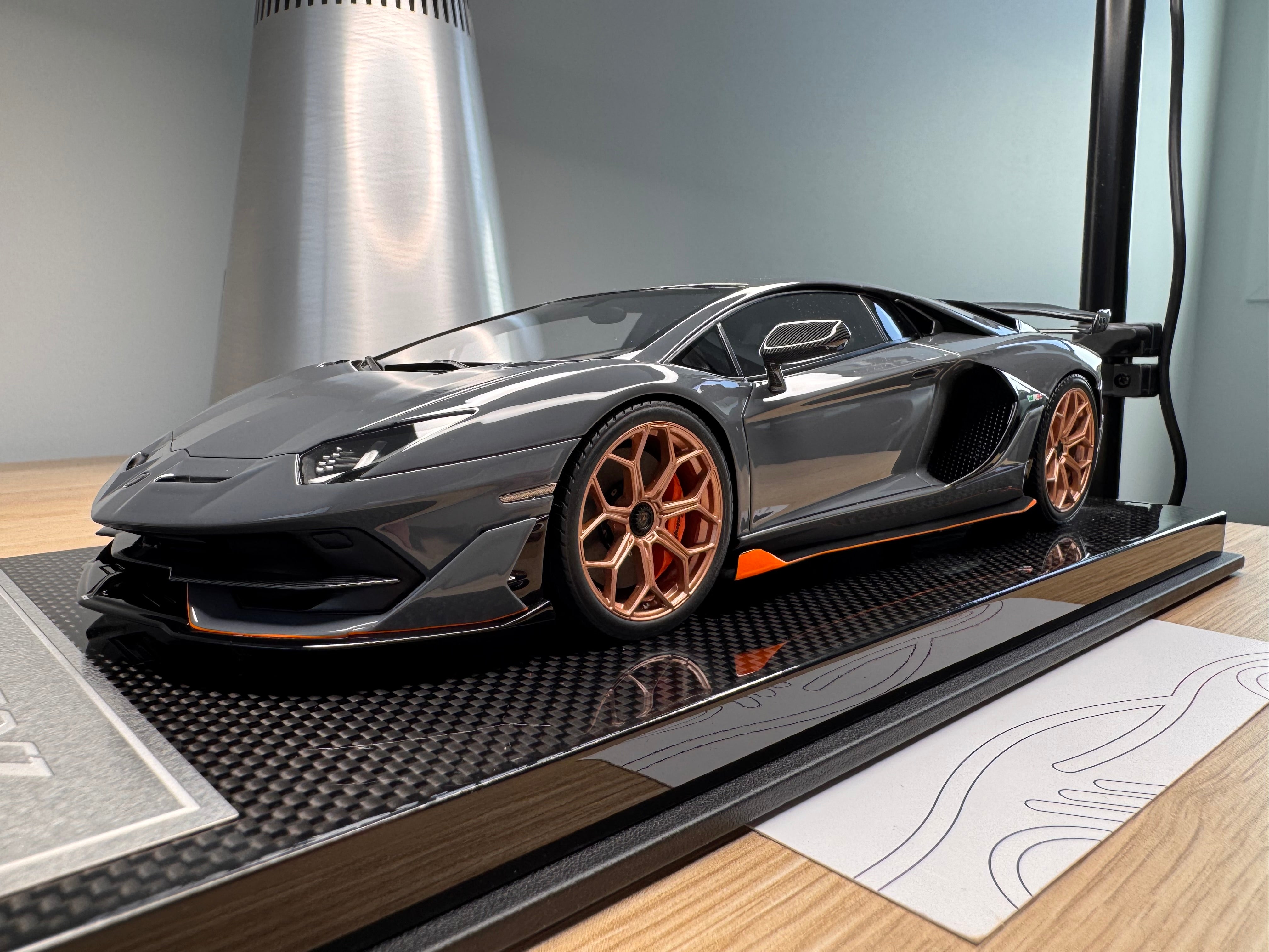 Lamborghini Aventador SVJ - Grigio Telesto - 1:18