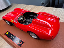 Load image into Gallery viewer, Ferrari 250 Testarossa 1957 - red - 1:18