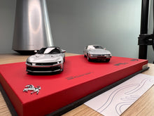 Load image into Gallery viewer, Ferrari 12Cilindri Coupe and Ferrari 365 GTB/4 Daytona - Nurburgring Silver - 1:18