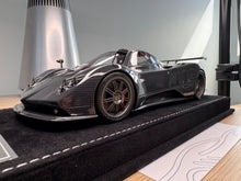 Load image into Gallery viewer, Pagani Zonda F hard top - Black Carbon - 1:18