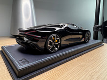 Load image into Gallery viewer, Bugatti Mistral - launch black - 1:18