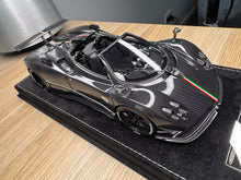 Load image into Gallery viewer, Pagani Zonda Cinque Roadster - Black / Carbon - 1:18