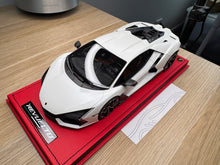 Load image into Gallery viewer, Lamborghini Revuelto - Bianco Siderale matte - 1:18