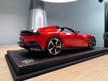 Load image into Gallery viewer, Ferrari 12 Cilindri Spider - Rosso Imola - 1:18