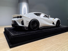 Load image into Gallery viewer, Ferrari 812 Competizione - Arcobaleno Lucido - 1:18