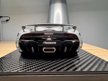 Load image into Gallery viewer, Koenigsegg Regera - Moon Silver with silver wheels - 1:18