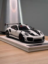 Load image into Gallery viewer, Porsche 911 GT2RSMR - White - 1:18
